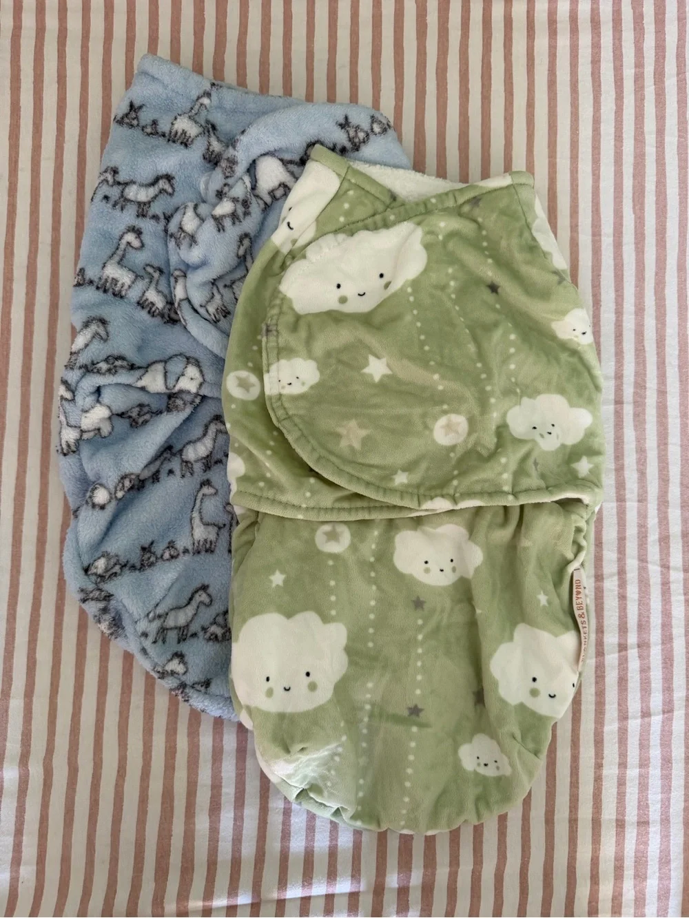 Bundle of 2 NB fleece swaddles